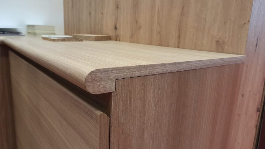 aica decorpost top table