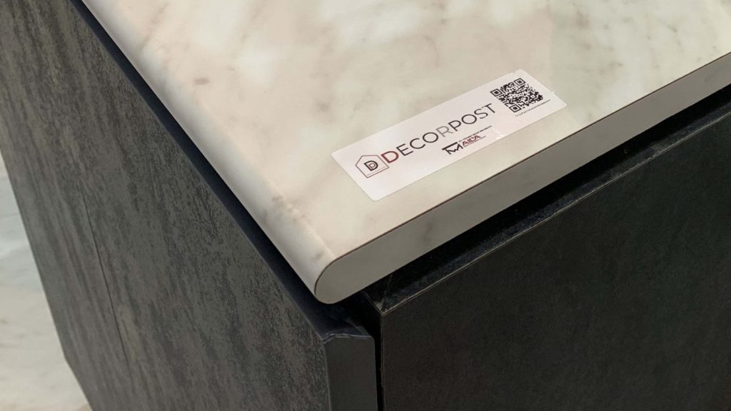 aica-decorpost